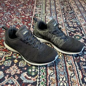 APL Techloom Pro Women's Size 9.5